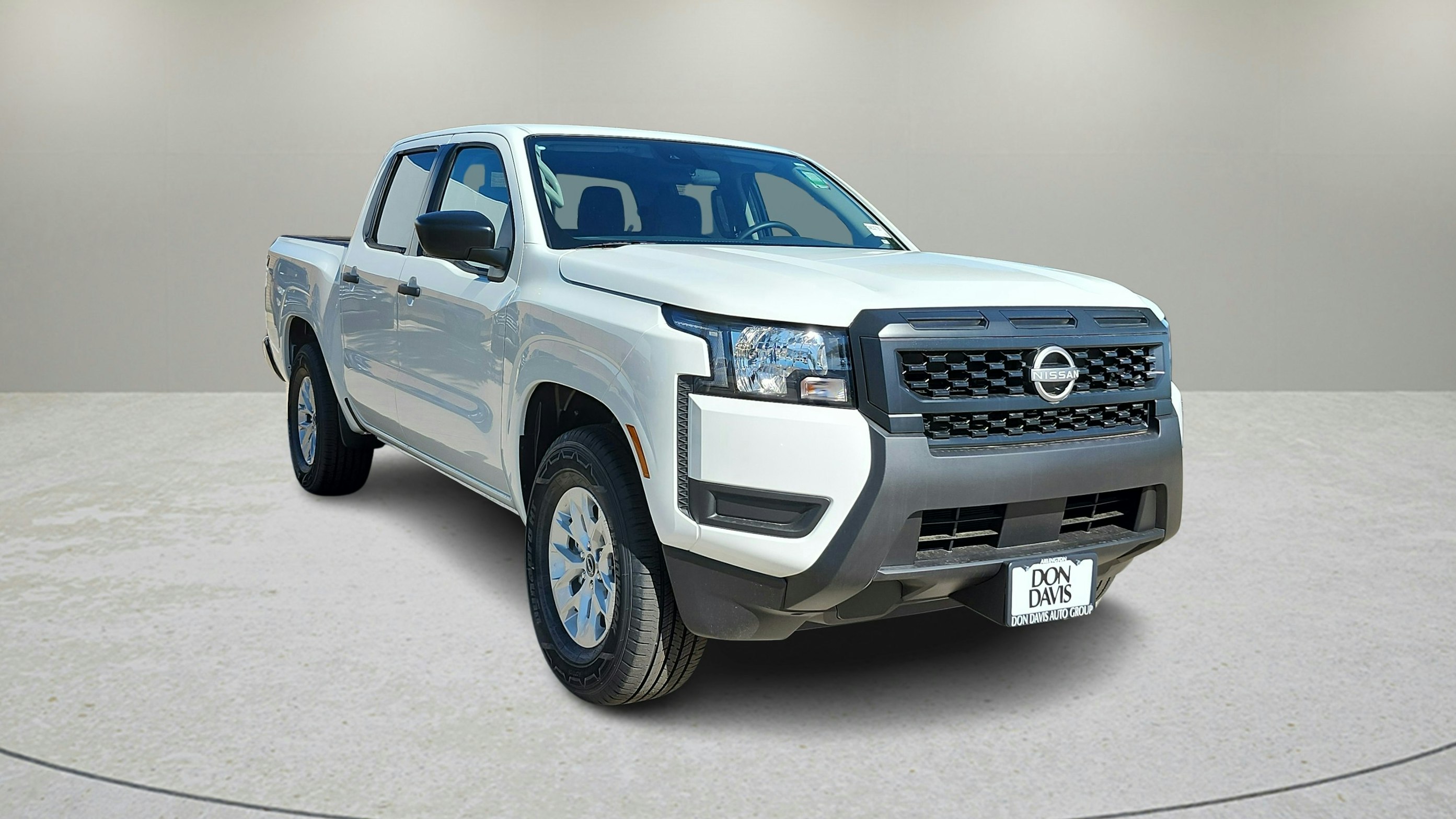 2026 Nissan Frontier Crew Cab S photo 2