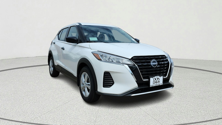 2025 Nissan Kicks Play S photo 5