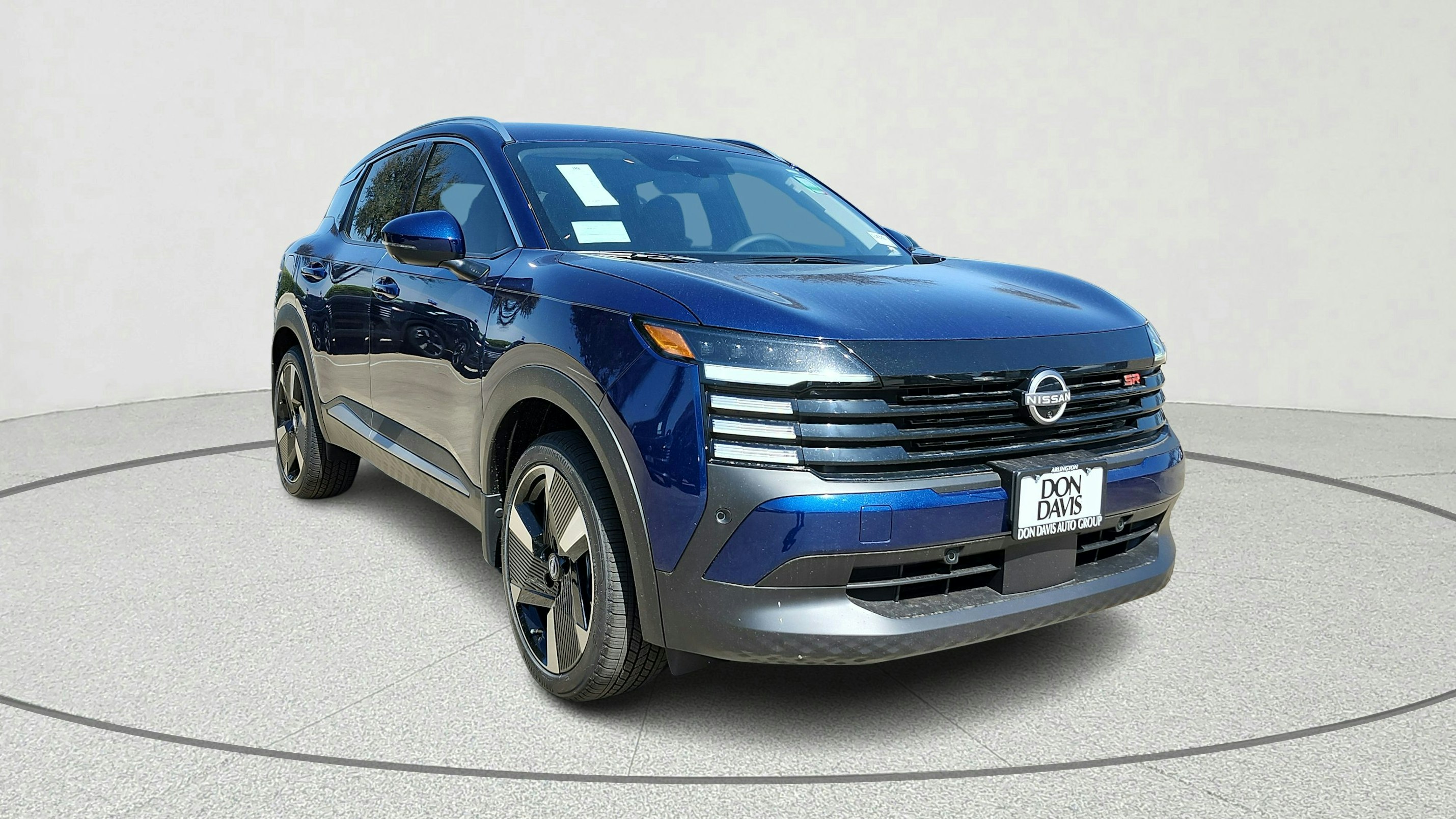 2025 Nissan Kicks SR photo 2