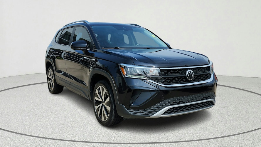 2022 Volkswagen Taos SE photo 3