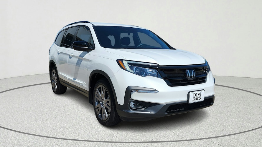 2019 Honda Pilot Touring photo 2