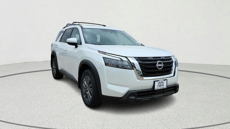 2025 Nissan Pathfinder S photo 4